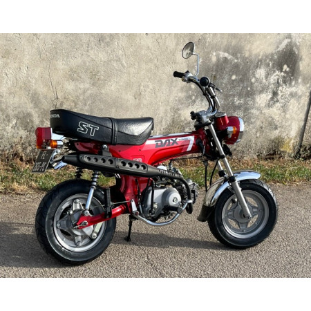 DISPO HONDA DAX ST70 1987 ROUGE CANDY