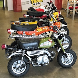 Occasions mini motos vintage Honda Dax ST70 Chaly Monkey ZB Collection